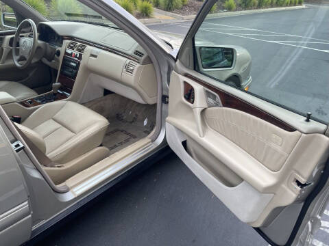 1998 Mercedes-Benz E-Class E 320