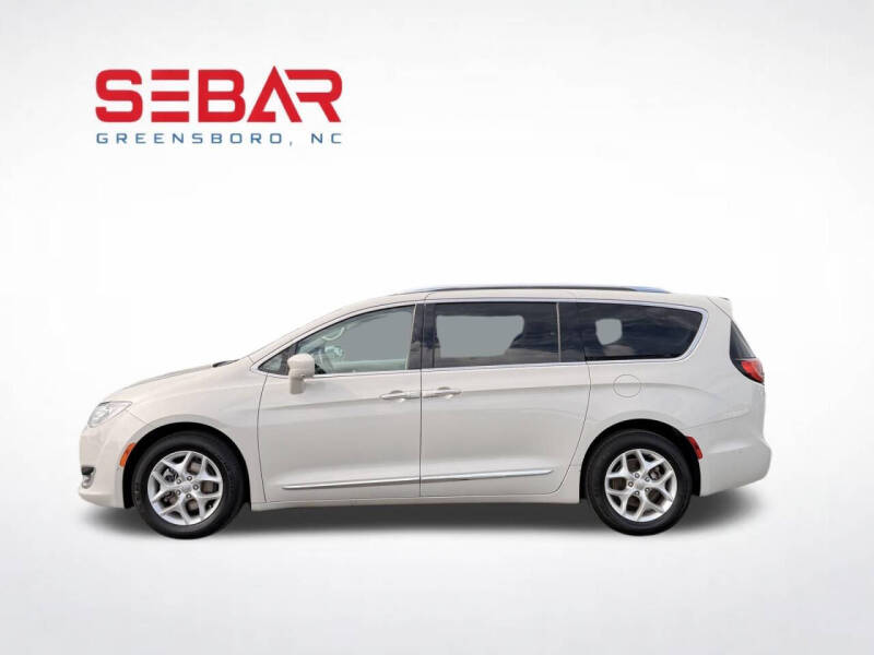 2017 Chrysler Pacifica Touring-L Plus