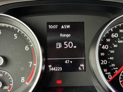 2016 Volkswagen Golf TSI S