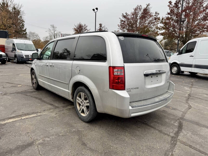 2010 Dodge Grand Caravan Crew