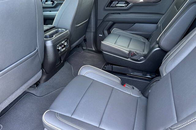 2025 GMC Yukon XL Elevation
