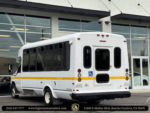 2011 Ford E-Series E-450 SD