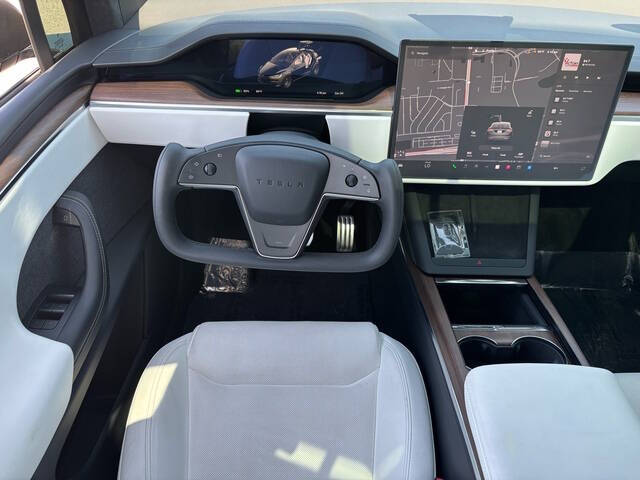 2023 Tesla Model X 23