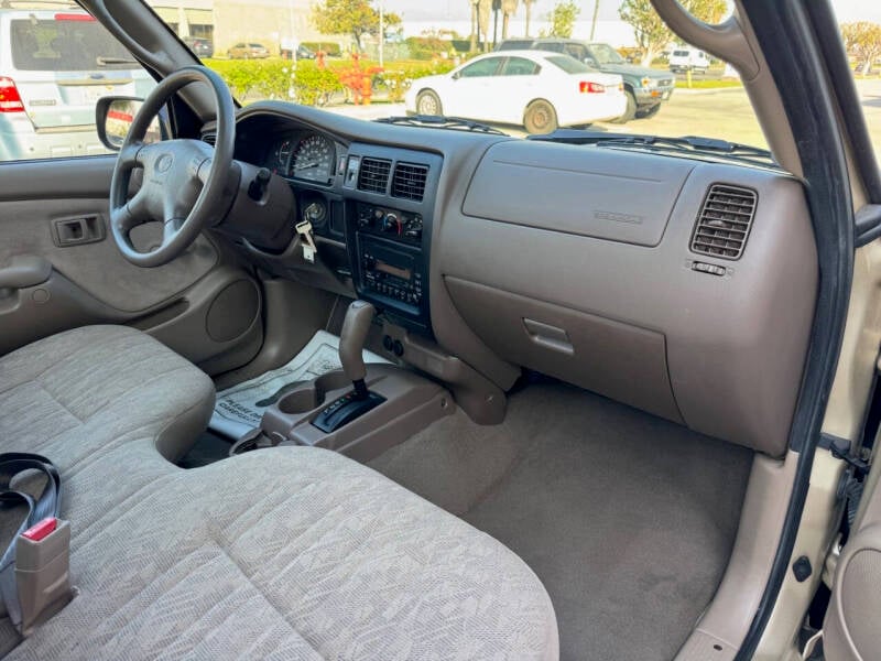 2003 Toyota Tacoma Prerunner photo 20