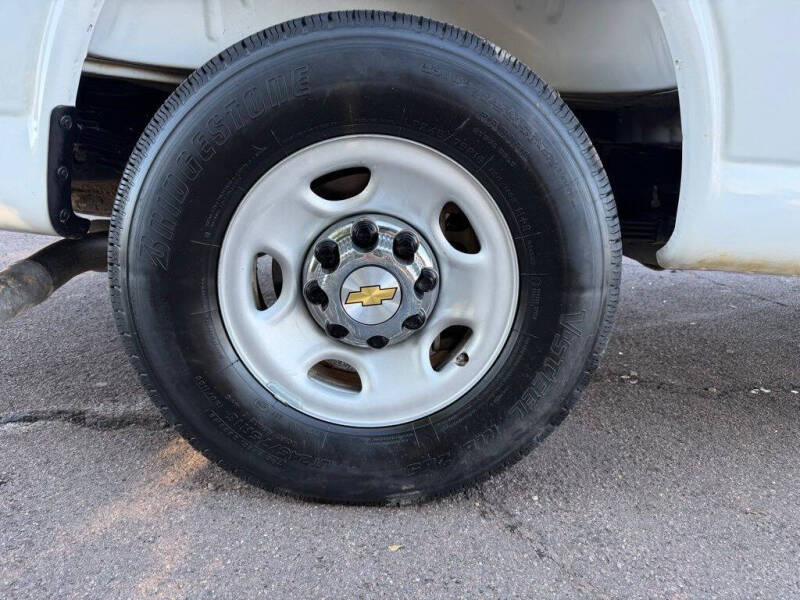 2025 Chevrolet Express LT 3500