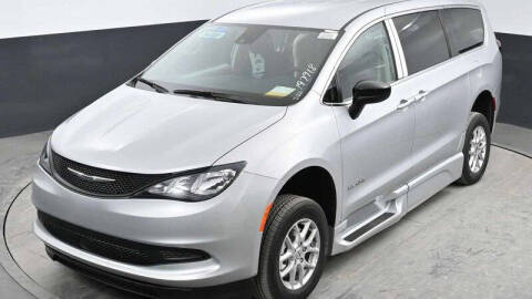 2024 Chrysler Voyager LX