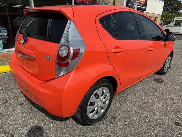 2013 Toyota Prius c Two