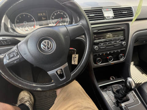 2014 Volkswagen Passat 1.8T Wolfsburg Edition PZEV