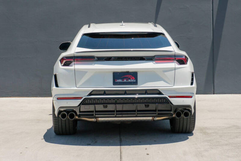 2023 Lamborghini Urus S