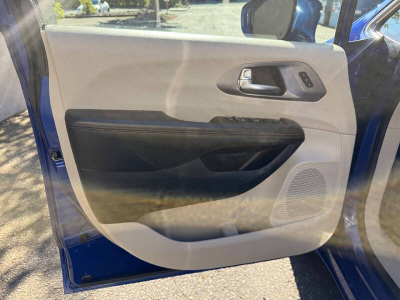 2020 Chrysler Pacifica Touring L