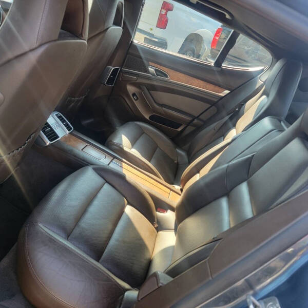 2015 Porsche Panamera 4