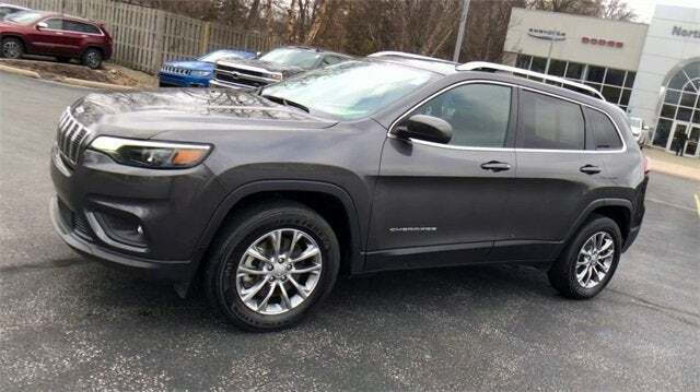 Used 2021 Jeep Cherokee Latitude Lux with VIN 1C4PJMMX2MD210009 for sale in North Olmsted, OH