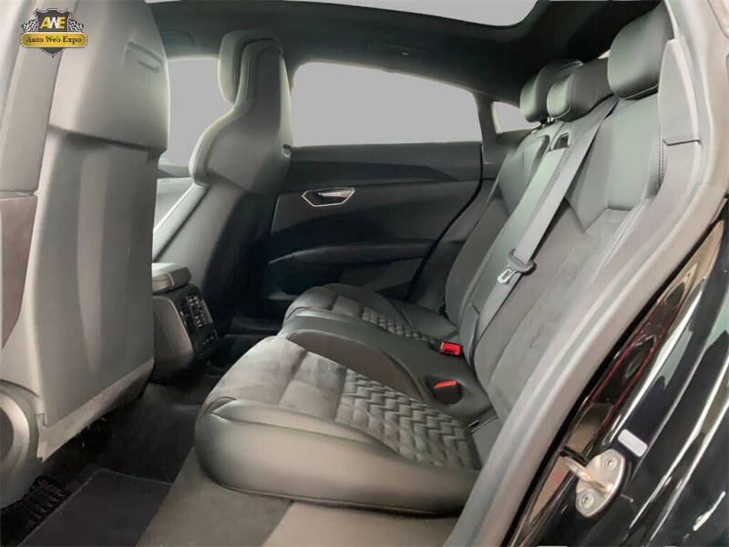 2022 Audi e-tron GT quattro Premium Plus