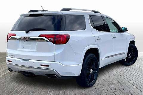 2017 GMC Acadia Denali
