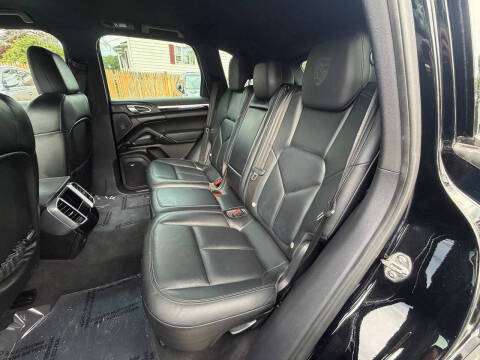 2014 Porsche Cayenne Platinum