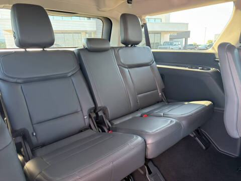 2027 Ford Expedition MAX Active