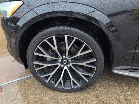 2022 Volvo XC60 B5 Momentum