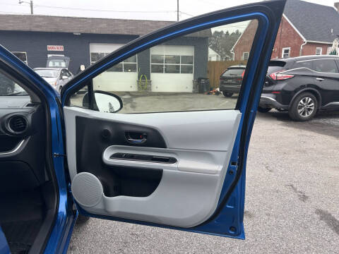 2014 Toyota Prius c Four