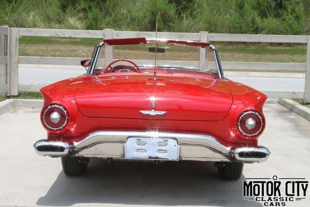 1957 Ford Thunderbird