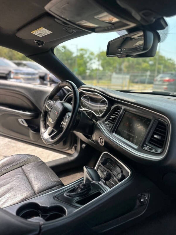 2015 Dodge Challenger SXT Plus