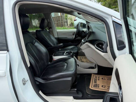 2020 Chrysler Voyager LXi