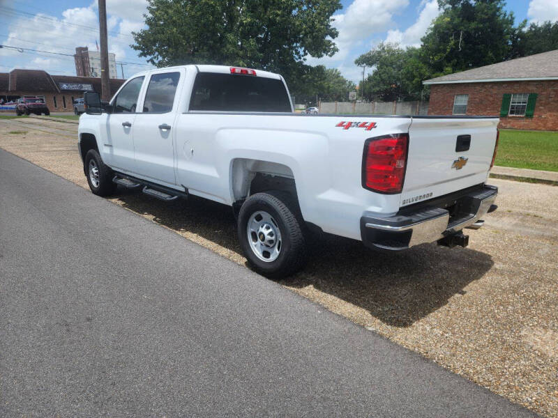 2019 Chevrolet Silverado 2500HD Work Truck photo 3