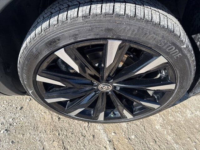 2024 Toyota Crown Platinum