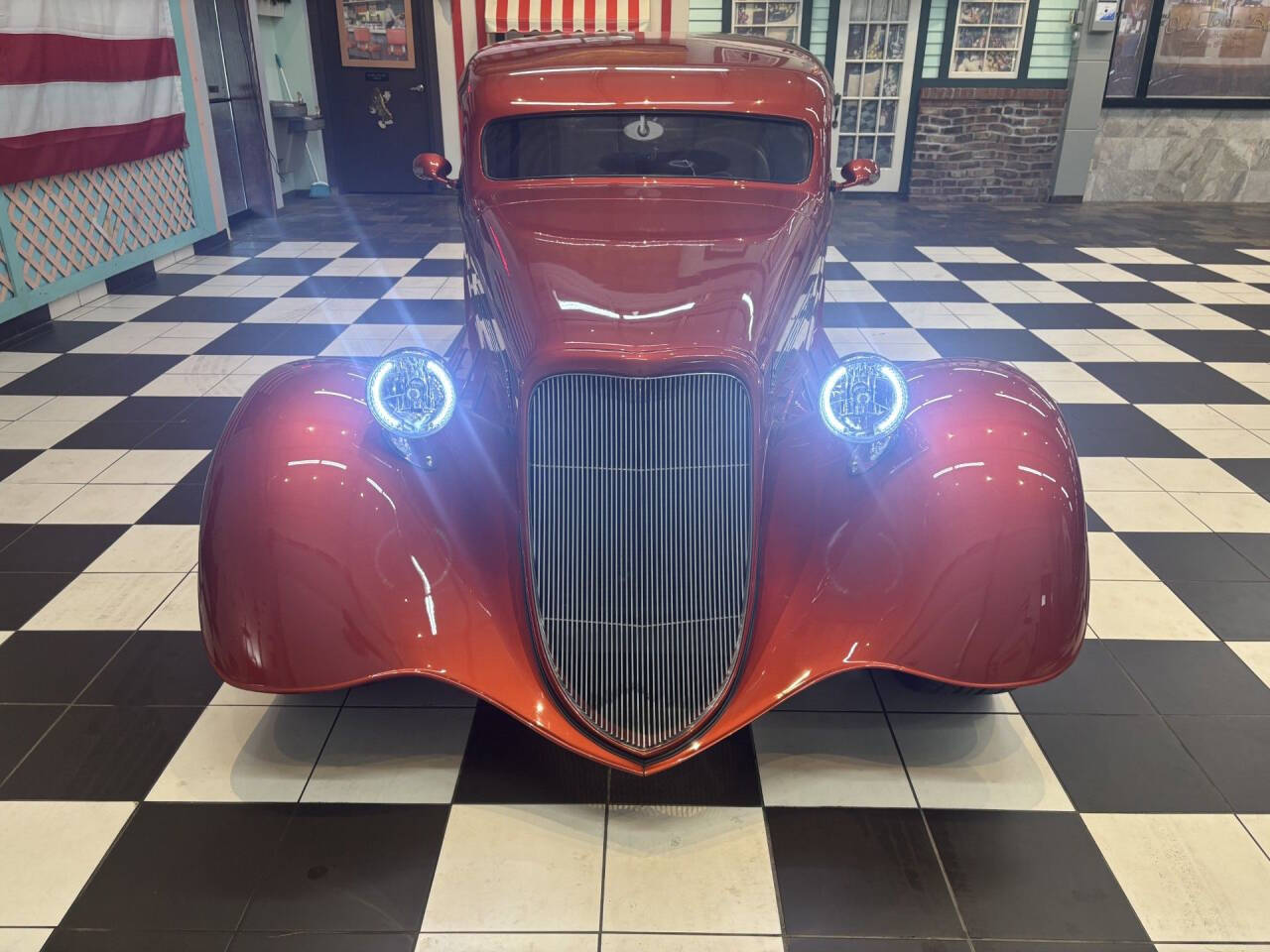 1933 Ford Victoria 9