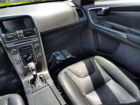 2015 Volvo XC60 T5 Drive-E Premier