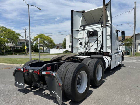 2017 Volvo VNL