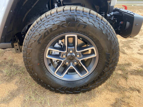 2025 Jeep Gladiator Mojave X