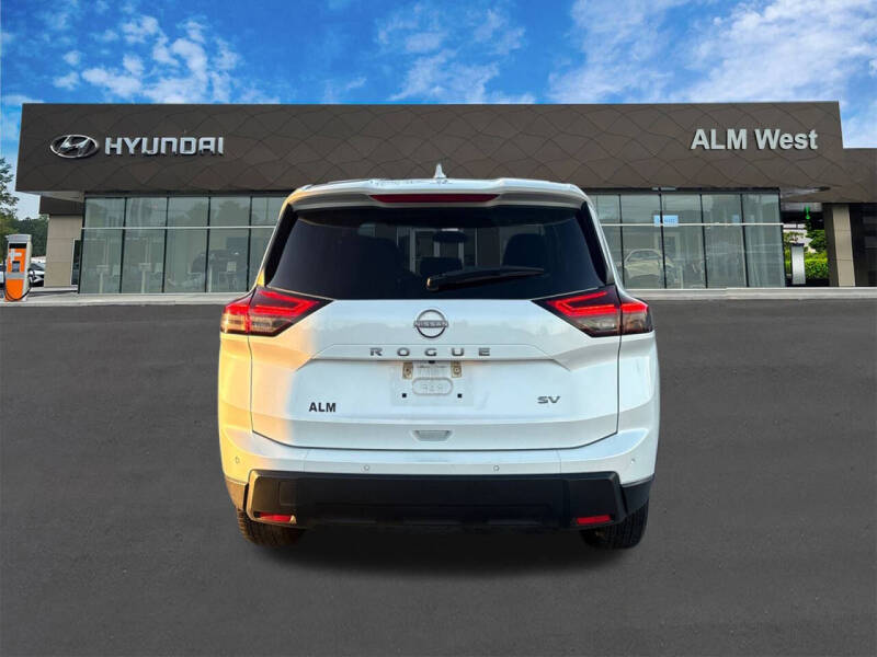 2024 Nissan Rogue SV