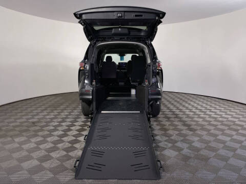 2023 Toyota Sienna LE 8-Passenger