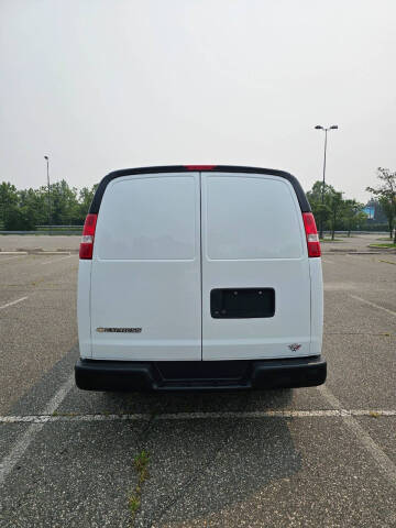 2021 Chevrolet Express 2500