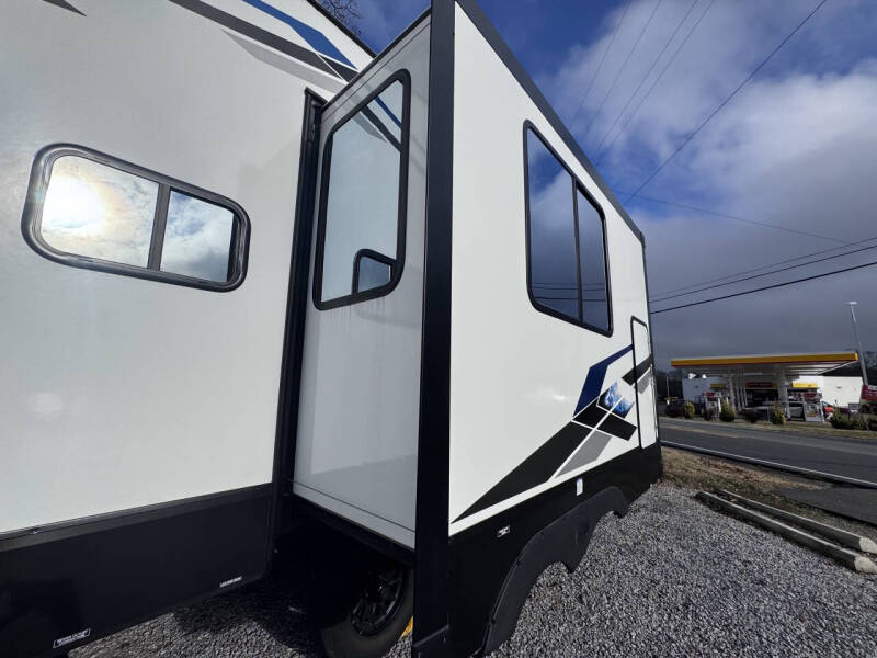 2024 Forest River ARTIC WOLF