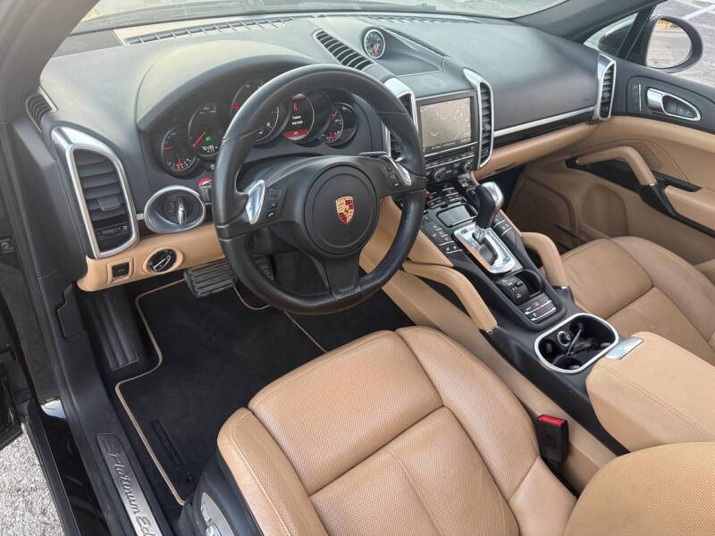 2014 Porsche Cayenne Platinum