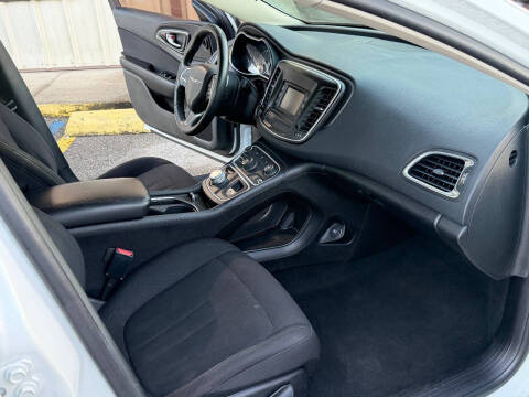 2016 Chrysler 200 Limited