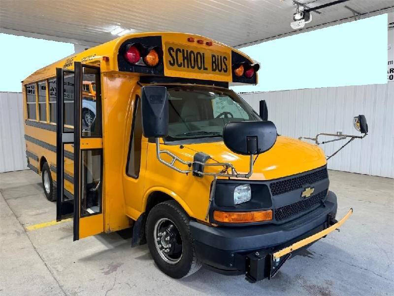 2014 Thomas Built Buses Chartour