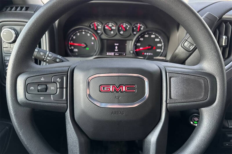 2025 GMC Sierra 2500HD Pro