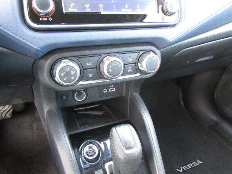 2023 Nissan Versa SV