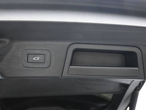 2024 Land Rover Range Rover Velar P250 Dynamic SE