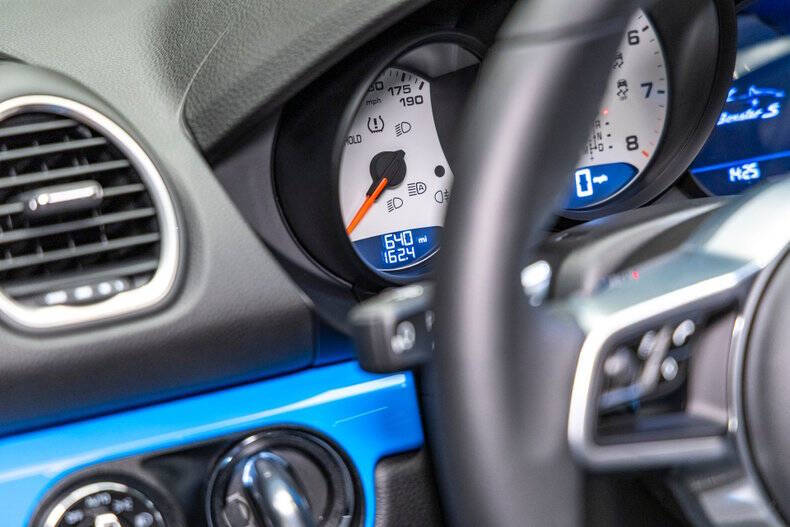 2024 Porsche 718 Boxster S