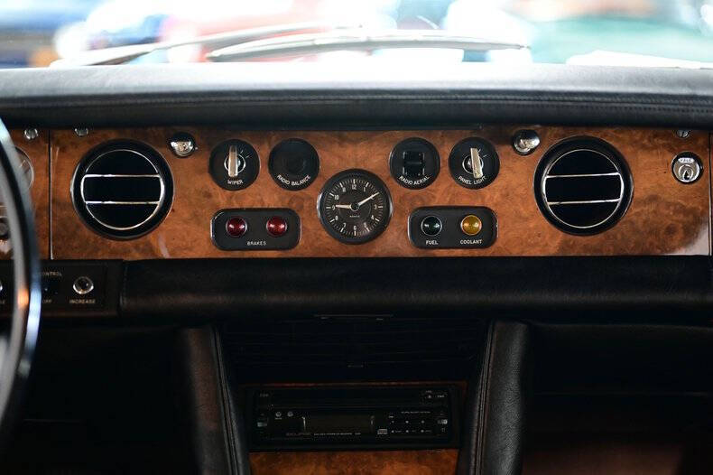 1972 Rolls-Royce SILVER CLOUD LWB