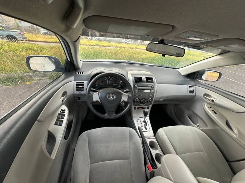 2011 Toyota Corolla LE