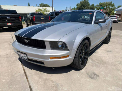 2006 Ford Mustang V6 Deluxe