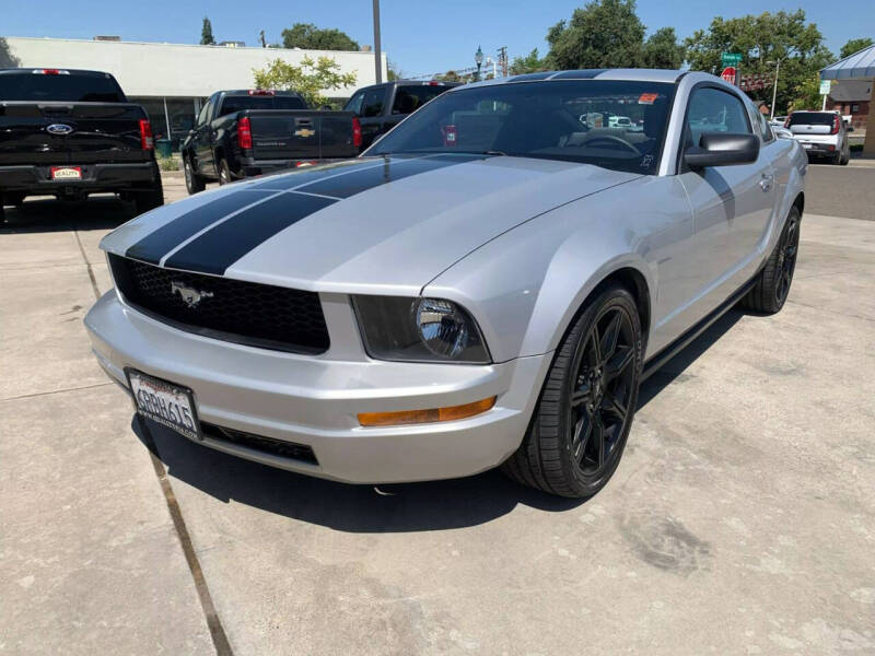 2006 Ford Mustang V6 Deluxe