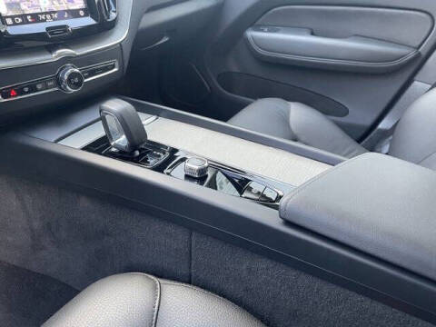 2025 Volvo XC60 B5 Plus Dark Theme