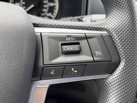 2025 Mitsubishi Outlander ES