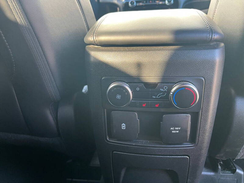 2023 Ford Explorer Hybrid Platinum