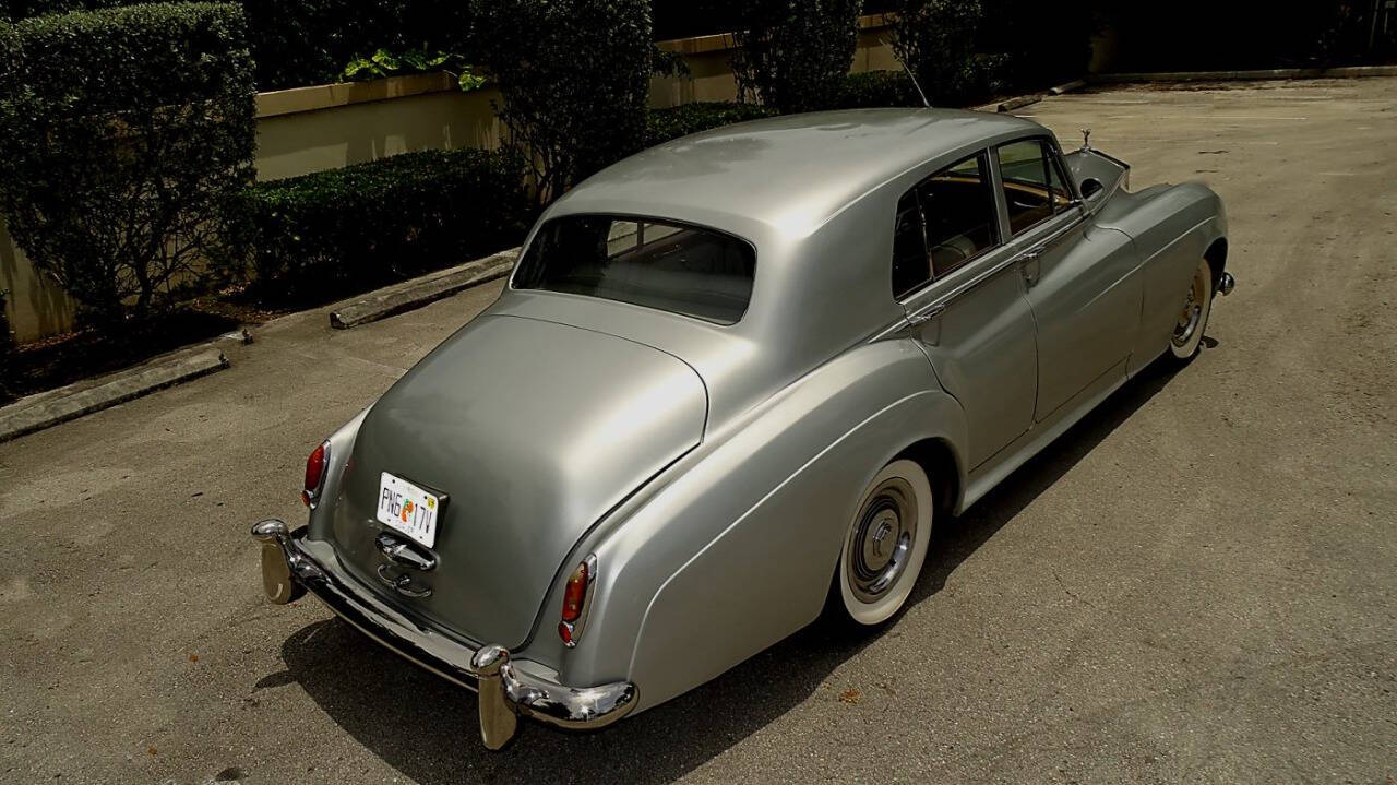 1957 Rolls-Royce Silver Cloud III 8